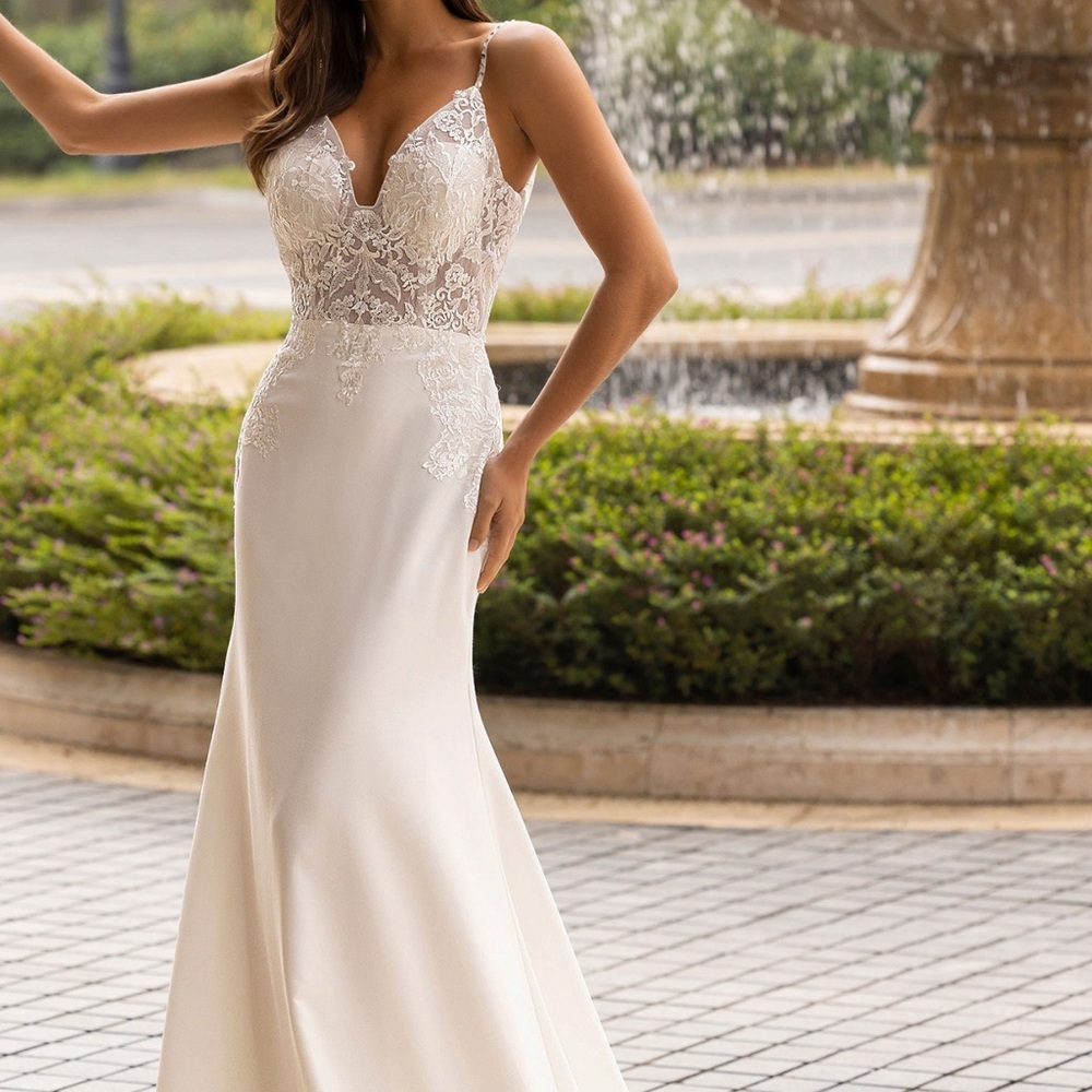Elegant White Lace Evening Gown